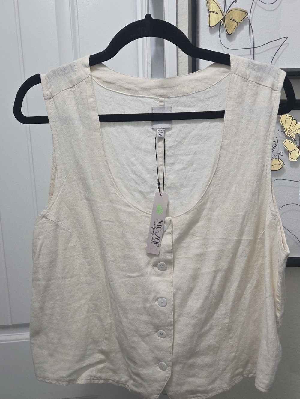 NIC+ZOE Cream Sleeveless Button-Front Top